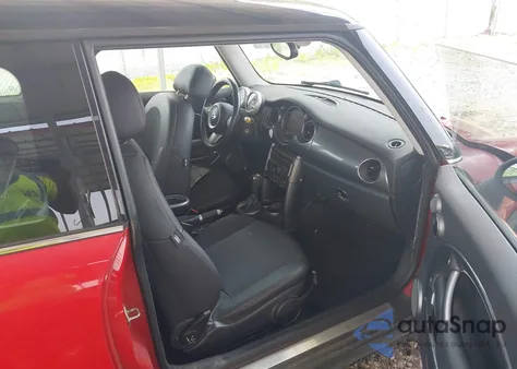 2006 Mini Cooper from USA, damaged, VIN WMWRC33516TK18265